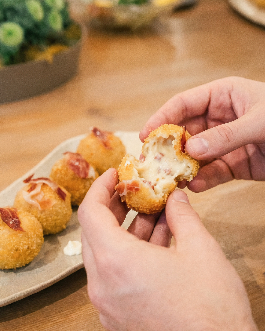 Croquetas de jamón con virutas de serrano — LIA